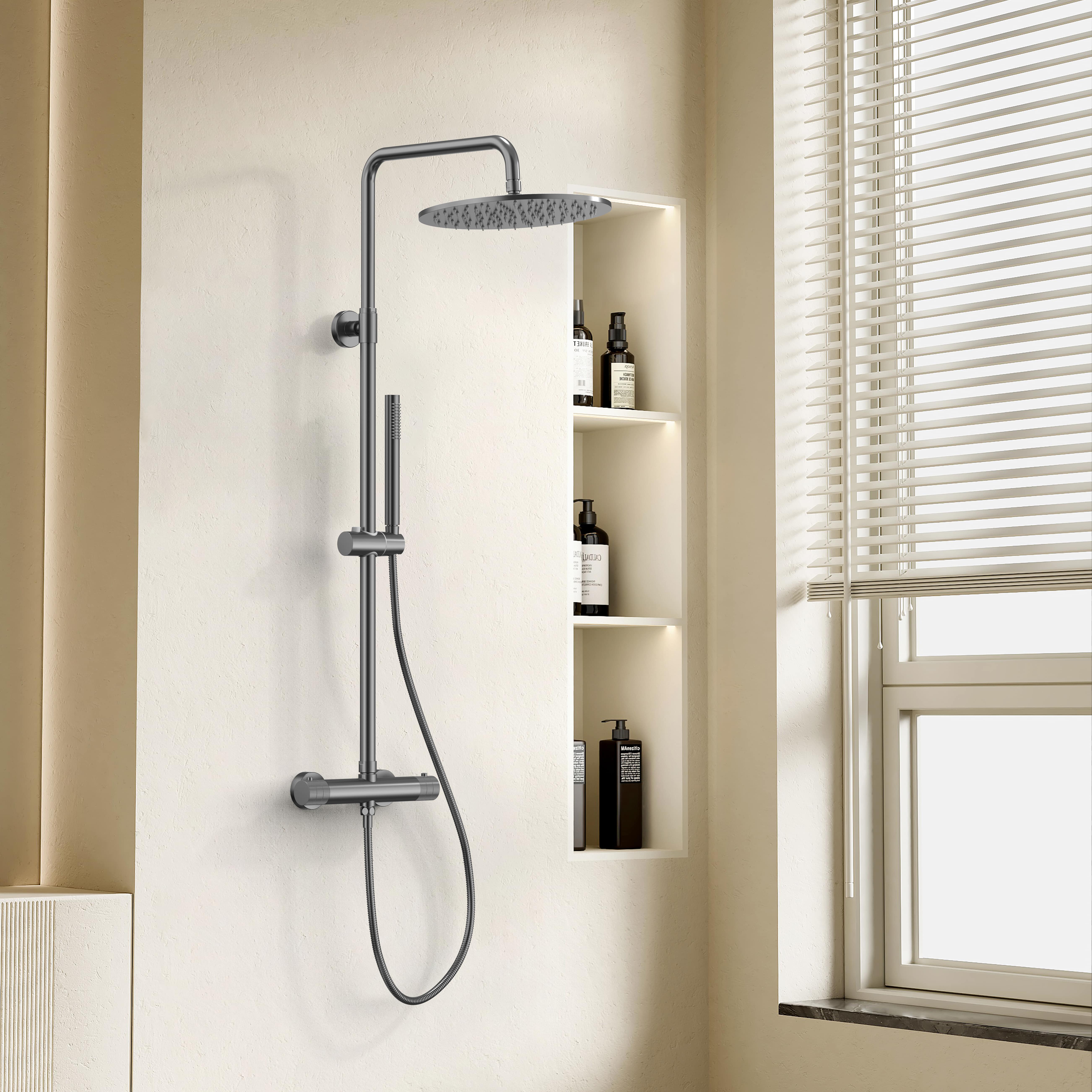 STRIA REGENDOUCHESET  - THERMOSTATISCH - COOL TOUCH - HOOFDDOUCHE 30 CM - OPBOUW - KNOPPEN MET VERFIJNDE RIBBELSTRUCTUUR -  BELGAQUA - GUNMETAL (PVD)